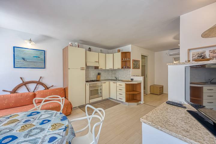 Ferienwohnung für 4 Personen, mit Terrasse und Meerblick in Veli Losinj - 2