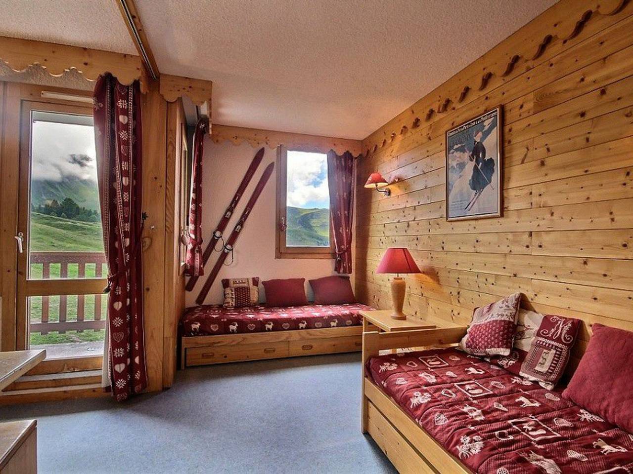 Estudio entero, ¡Estudio a pie de pistas cerca de tiendas! Capacidad 4, balcón, cocina equipada in Plagne Villages, La Plagne-Tarentaise