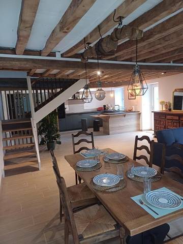 Gîte pour 13 personnes, avec jardin, animaux acceptés à Lourdios-Ichère
