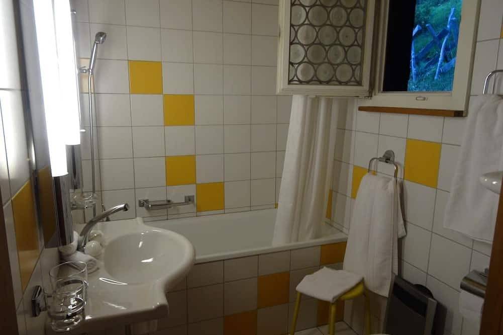 Ganze Wohnung, Ferienchalet Rigirolle, 1. Etage mit Balkon in Vitznau, Vierwaldstättersee