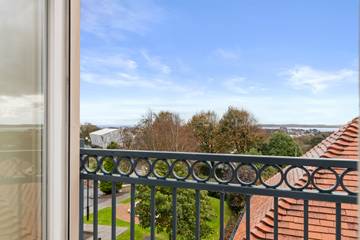 Lodge for 4 People in Tenby, Pembrokeshire, Photo 1