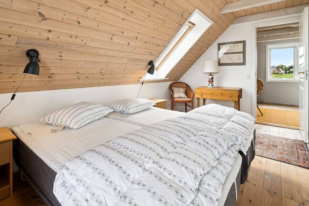 \"Hildulf\" - 1km from the sea in Rø, Gudhjem