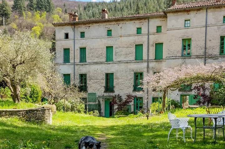 Location de vacances pour 15 personnes à Aulas