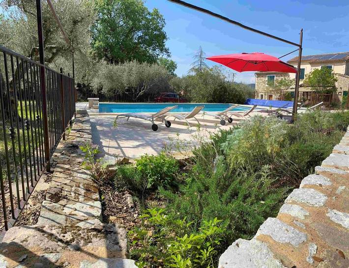 Location de vacances pour 10 personnes, avec jardin ainsi que vue et piscine dans La Ceze La Roque Sur Ceze - 3