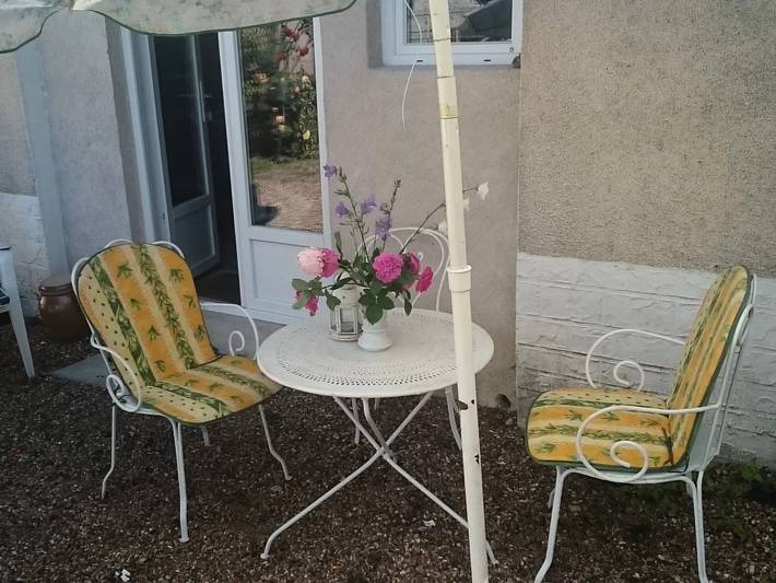 Location de vacances pour 3 personnes, avec Jardin à Vallières-les-Grandes