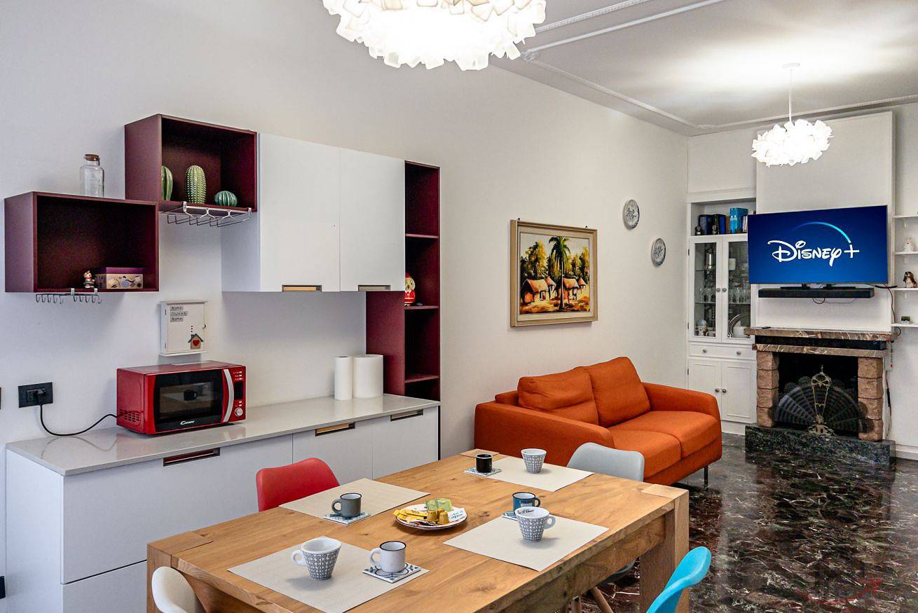 Apartamento entero, [Mar 200m] A/A • Smart Tv • Wifi in Savona (City), Savona