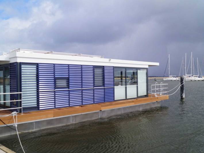 Boot für 4 Personen, mit Balkon und Terrasse sowie Garten und Seeblick am Greifswalder Bodden