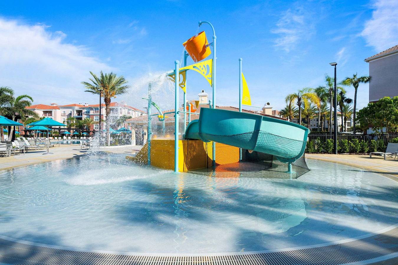 Apartamento entero, Spacious 2Bd Condo - Pool   Hot Tub - Near I-Drive in Condado de Orange (FL)