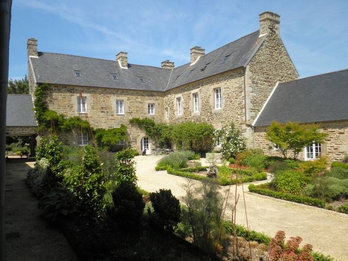 Gîte pour 4 personnes, avec jardin ainsi que piscine et terrasse à Langoat - 4