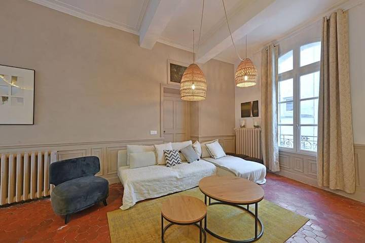 Gîte pour 8 personnes, avec terrasse dans Cinema Utopia La Manutention Avignon - 2