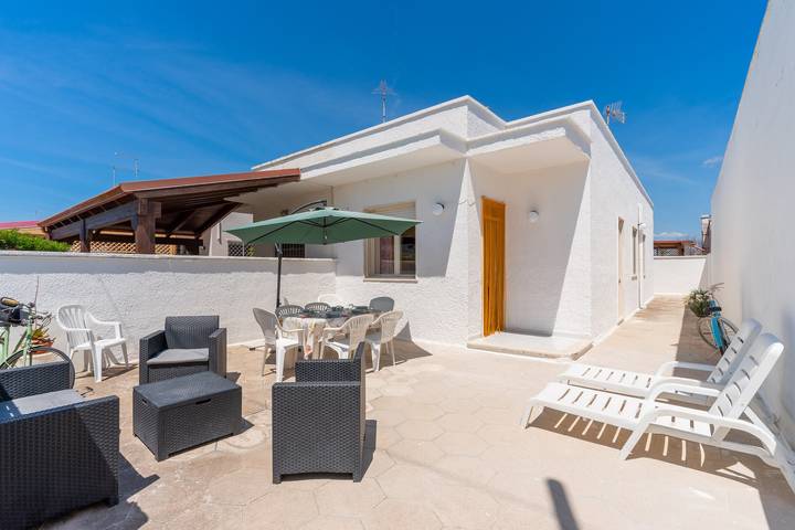 Casa vacanze 'Villa Lido Hookipa' con terrazza privata e aria condizionata in Hookipa Beach, Porto Cesareo