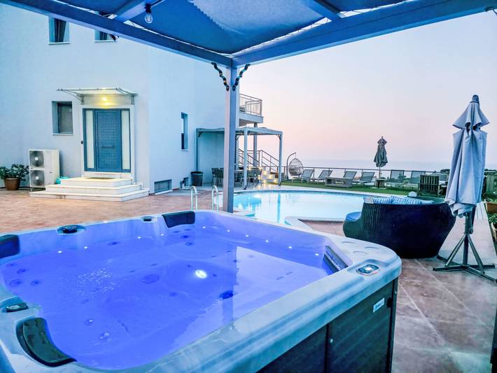 Casa vacanza per 10 persone, con Vista oceano e Balcone nonché Terrazza e Giardino a Skiathos