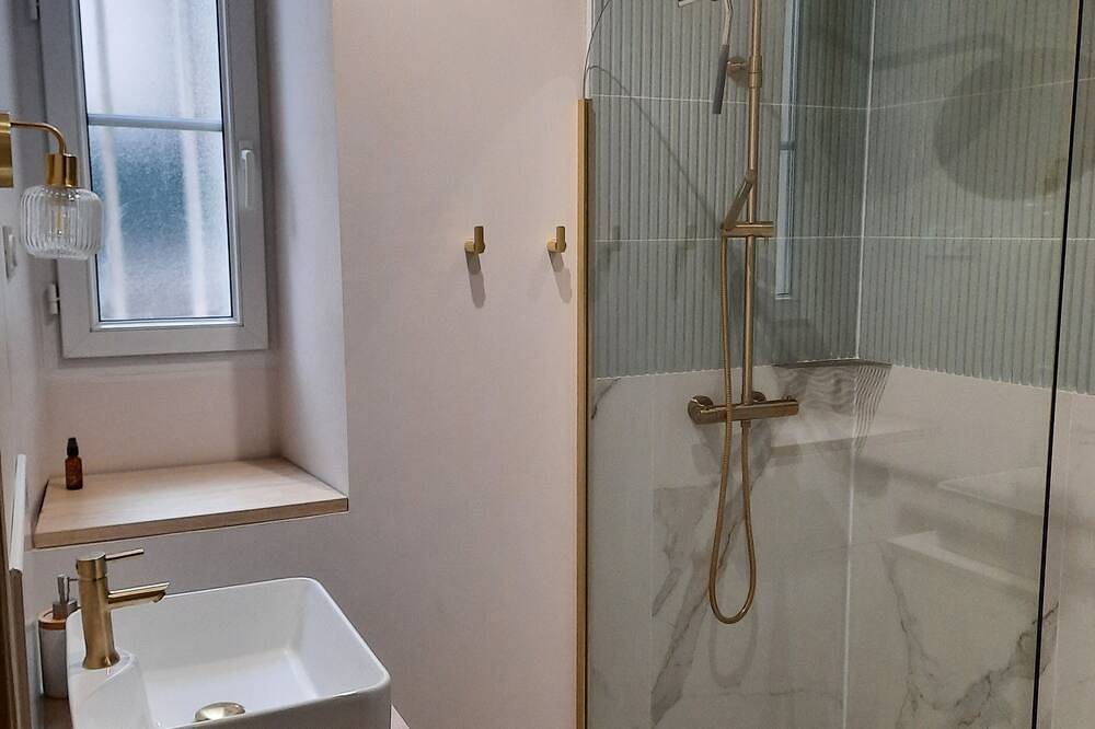 Entire apartment, Apartment in the heart of Beaugency in Beaugency, Loire Valley