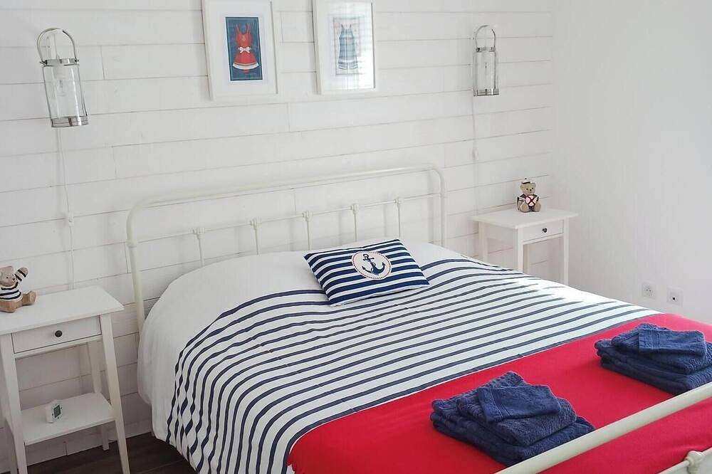 Nueva casa en un nivel con patio interior cerrado a la privacidad in Lancieux, Región de Dinan