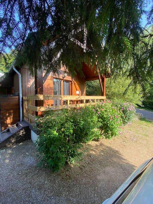 Chalet pour 4 personnes, avec jardin dans Lac des Settons - 3