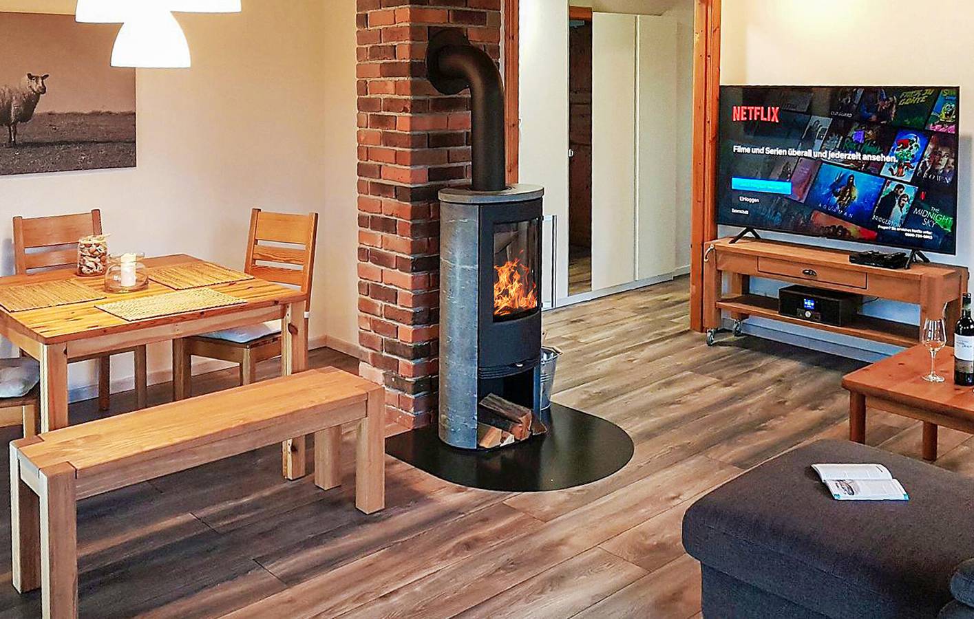 Ganze Ferienwohnung, Gemütliche 75 m² große Wohnung mit Terrasse, Küche und nur 400 m vom Strand entfernt in Friedrichskoog-Spitze, Friedrichskoog