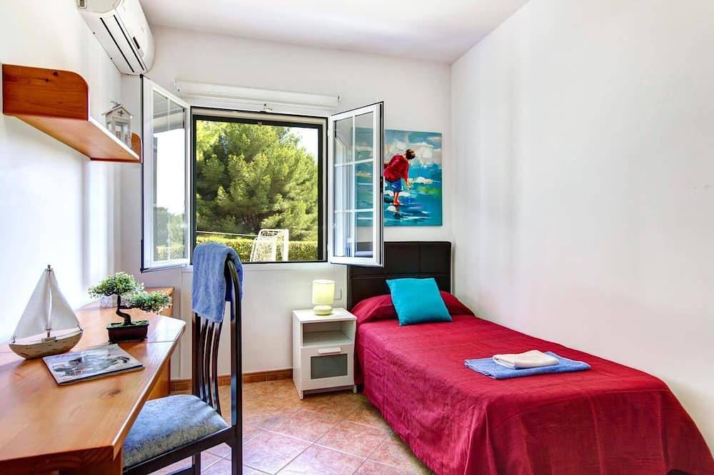 Villa Arenal by Villa Plus in Coves Noves, Es Mercadal