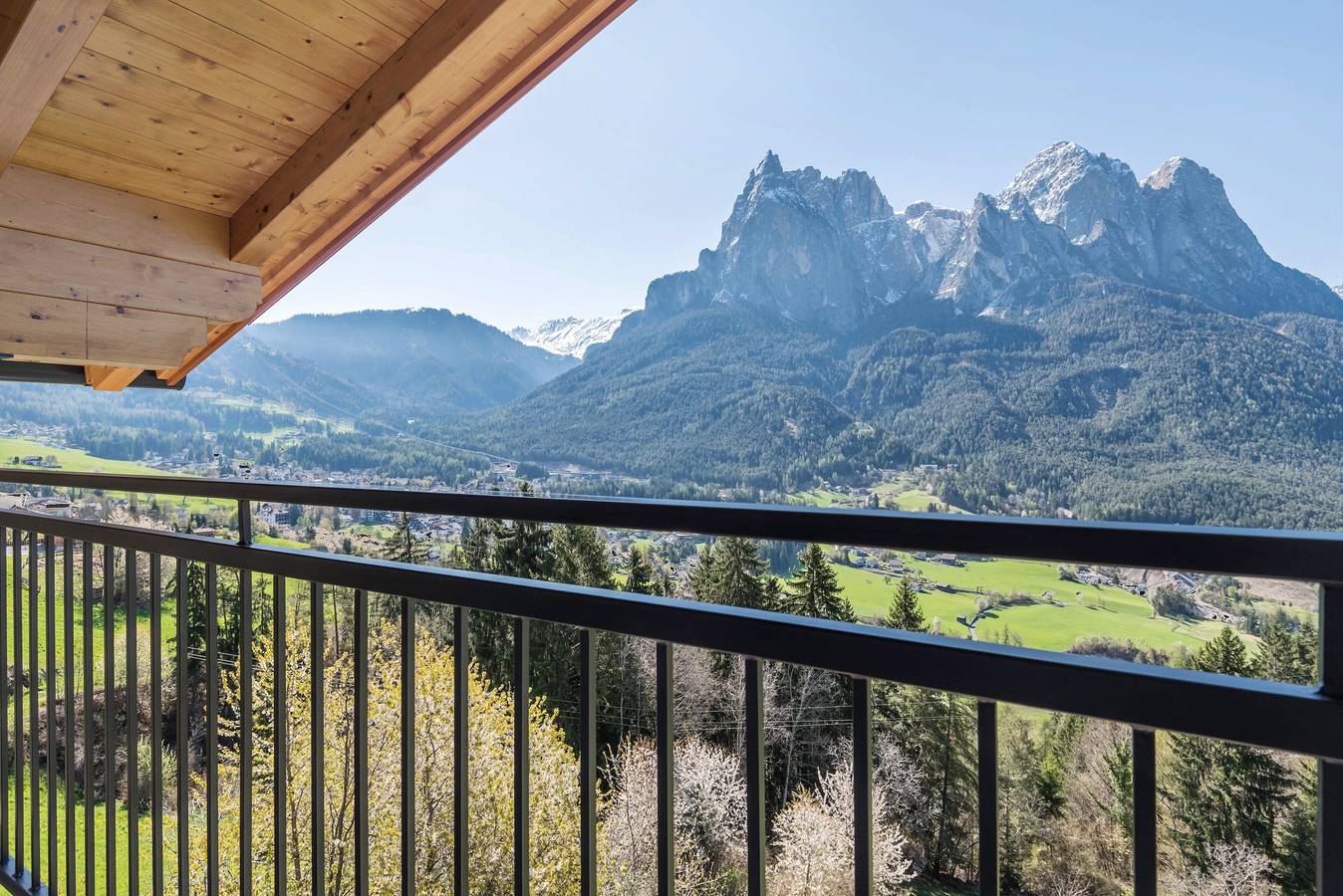 Appartement entier, Appartement "Thusnelda B" avec vue sur les montagnes, balcon et Wi-Fi in Telfen-Lanzin, Castelrotto