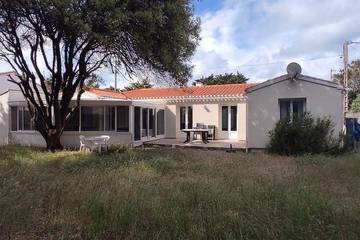 Gîte pour 10 personnes, avec jardin et terrasse, animaux acceptés dans Plage des Dunes (Bretignolles-sur-Mer)