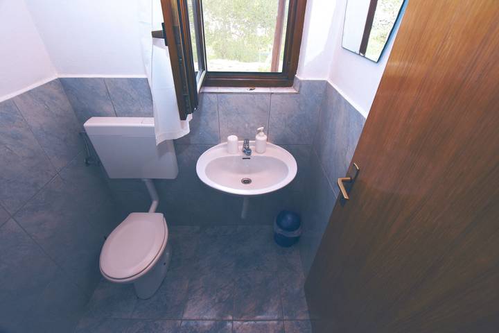 Ferienhaus für 2 Personen, mit Terrasse und Garten auf Pasman - 4