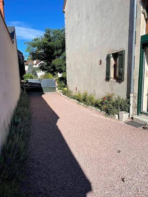 Location de vacances pour 6 personnes, avec jardin dans Trézelles - 4