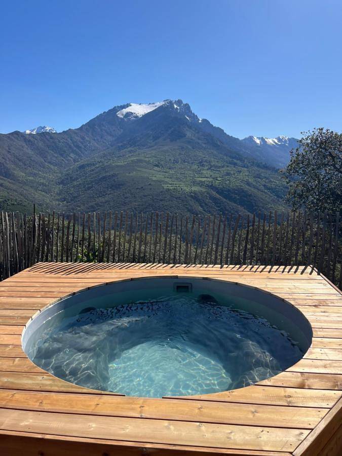 Tente pour 2 personnes, avec vue et piscine ainsi que terrasse et jardin, animaux acceptés en Corse - 4
