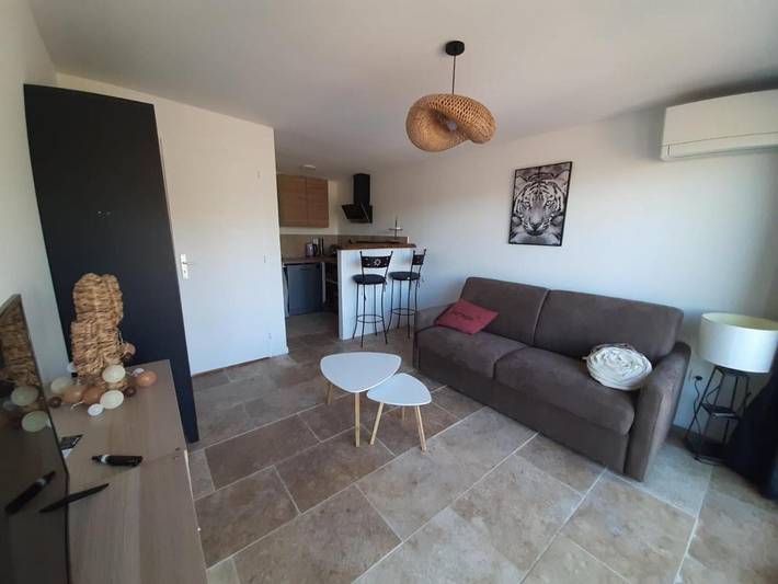 Location de vacances pour 6 personnes, avec vue ainsi que piscine et jardin à Pourrières - 3