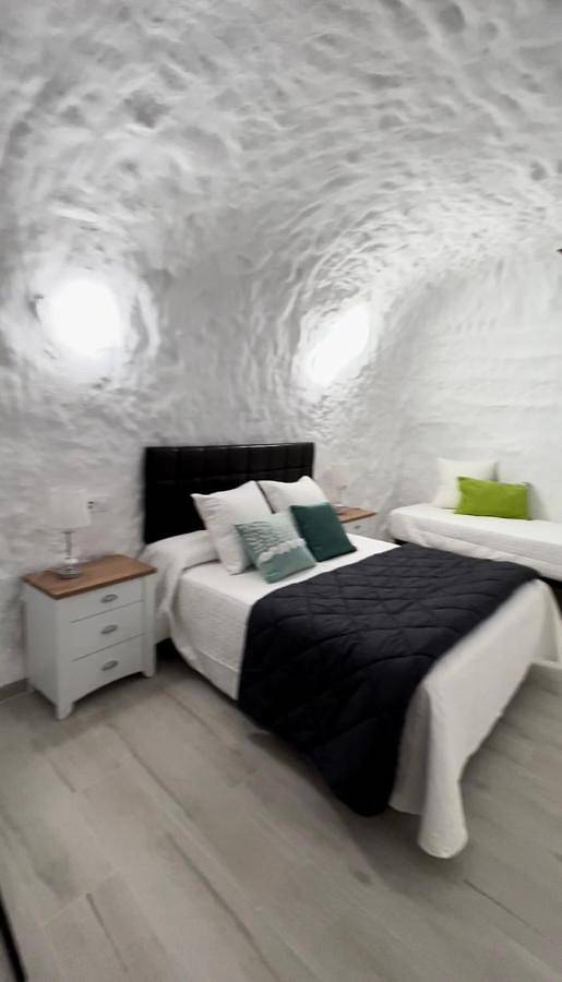 Casa rural para 10 personas, con jardín además de jacuzzi y piscina en Comarca de Baza - 3