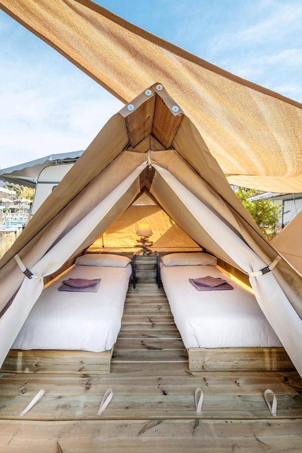 Glamping Italia '90 - Babe Lodges in Arbosto, Domaso
