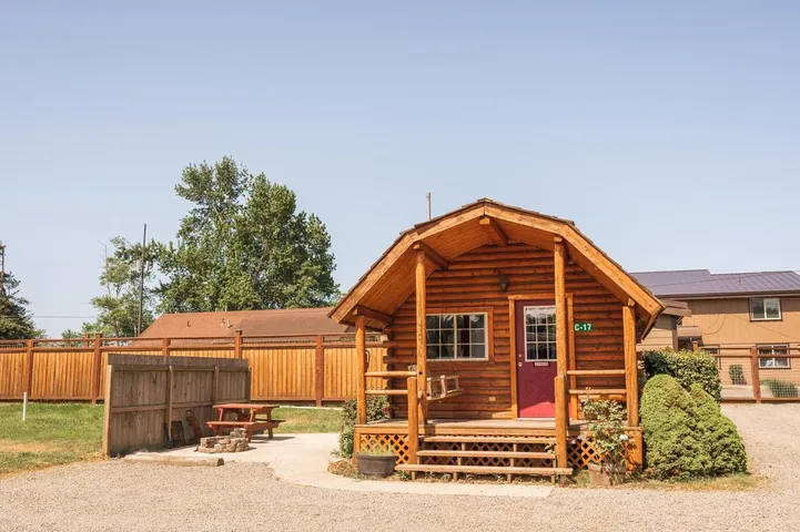 Camping para 4 personas, con piscina además de jacuzzi y terraza - 1