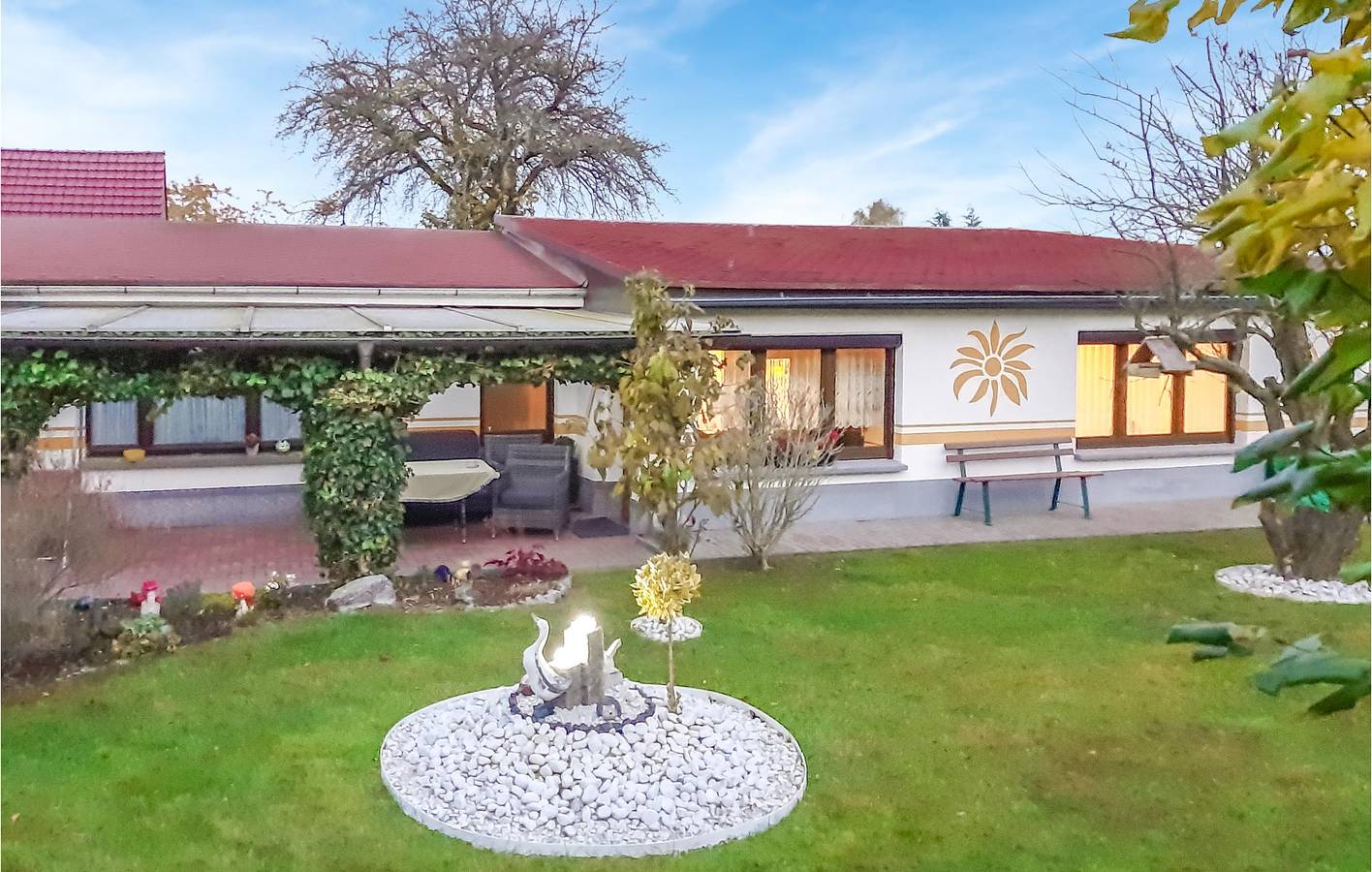 Ruhiger Rückzugsort auf der Terrasse mit Parkplatz, Garten und WiFi in Geschwenda, Thüringer Kernland