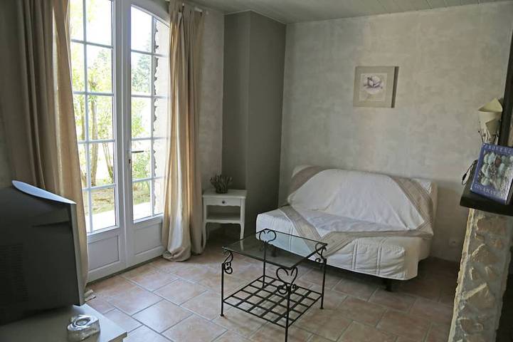 Gîte pour 2 personnes, avec sauna et jacuzzi ainsi que jardin et terrasse à Noves - 4