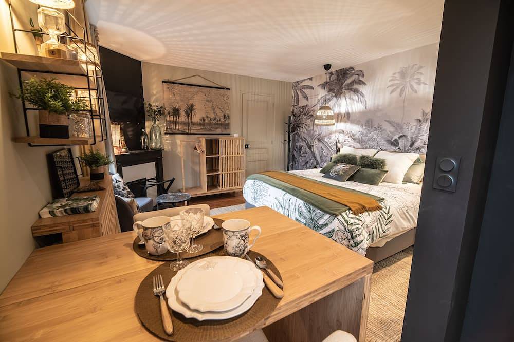Entire apartment, Le Jardin d-Alice-Studio-Superior-Private Bathroom-Garden view in Bayeux, Bayeux region