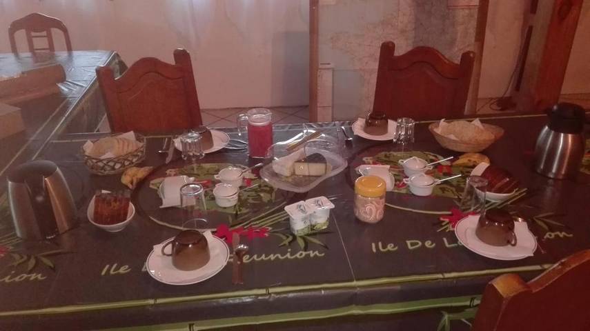 Location de vacances pour 4 personnes, avec vue et jardin à Hell-Bourg - 4