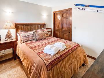 Vacation Home for 8 Guests in Killington, Vermont, Picture 1