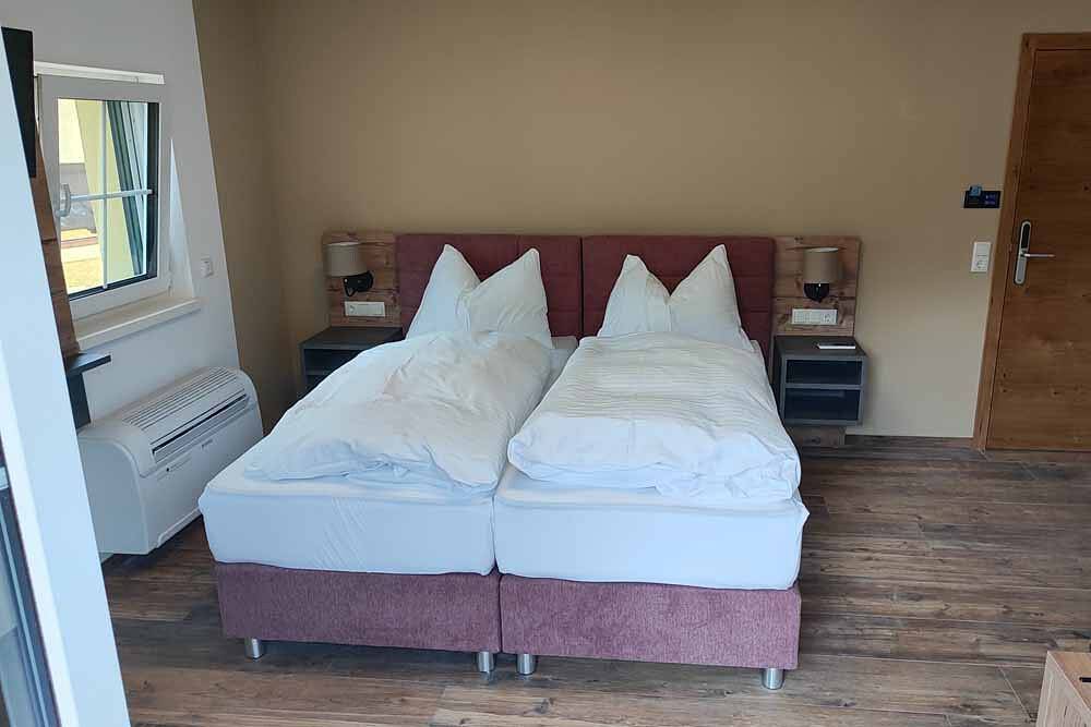 Hotel Bad Goisern - Doppelzimmer Superior 207 in Bad Goisern am Hallstättersee, Totes Gebirge