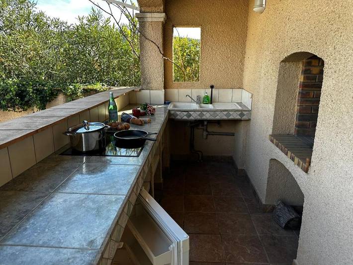 Gîte pour 2 personnes, avec Terrasse et Jardin ainsi que Piscine et Vue à Claret