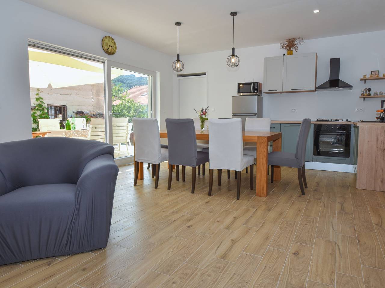 Pleasant dreams in Zadar (Kommun), Iz