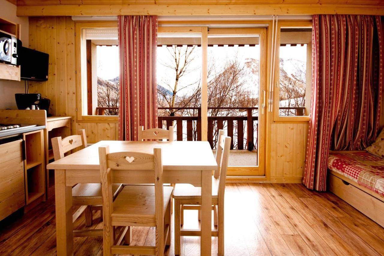 Three-Bedroom Apartment in Saint-Sorlin-d'Arves, Région de Saint-Jean-de-Maurienne