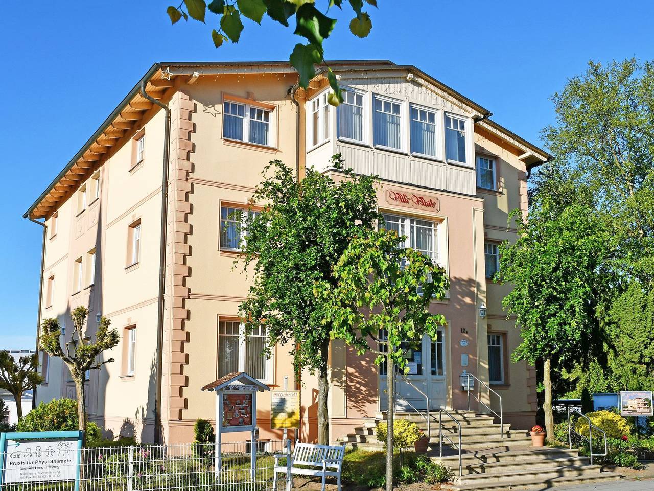 Ganze Ferienwohnung, Villa Vitalis - Appartements und Wellness auf Rügen - Appartenement mit Balkon Esprit 4 in Sellin, Rügen