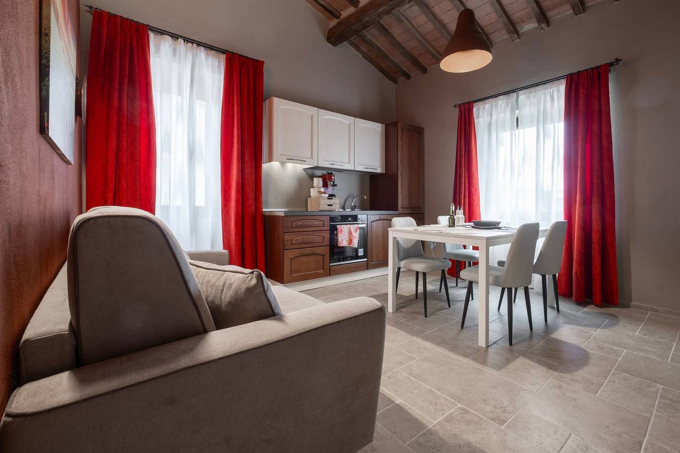 Appartamento intero, Appartamento 'Il Rifugio Illuminato - Brunello' con giardino in comune, Wi-Fi e aria condizionata in Semproniano, Provincia di Grosseto
