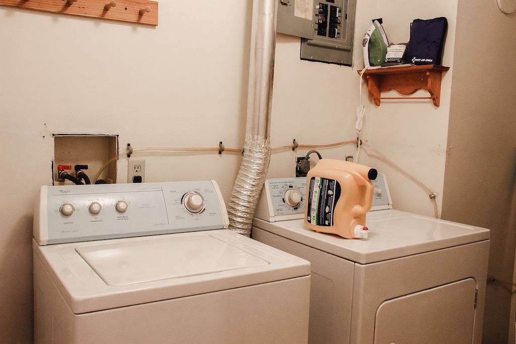 Ganze Wohnung, Boho 2 bedroom in downtown Floyd, Va-Golden Maple in Blue Ridge Parkway, Floyd County