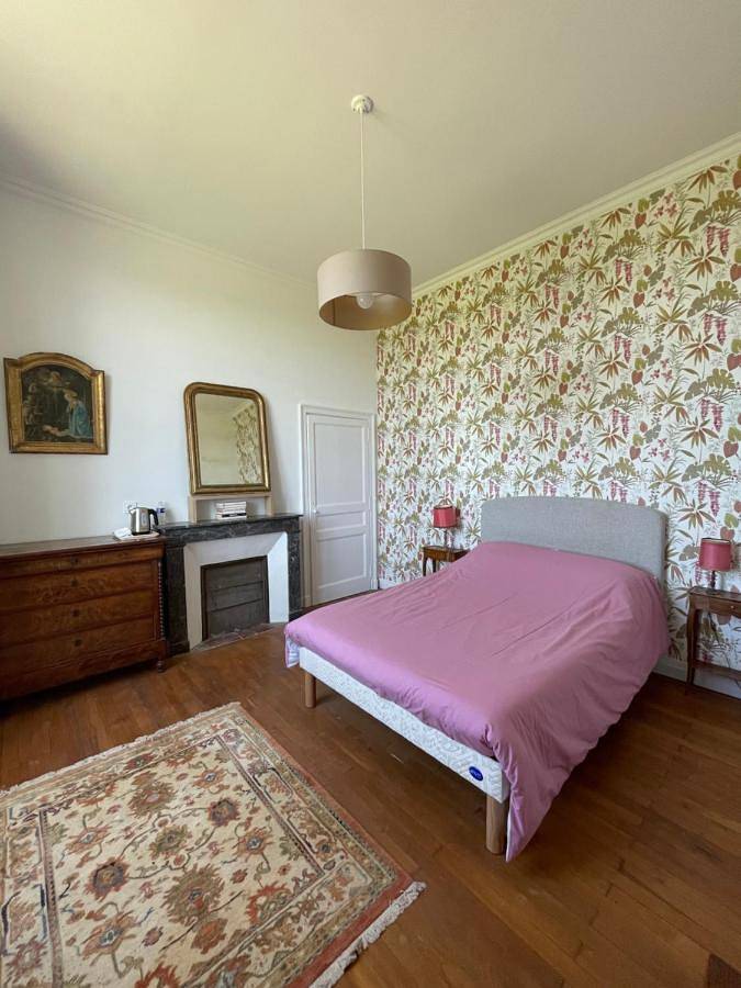 Location de vacances pour 3 personnes, avec piscine et vue ainsi que vue sur le lac et jardin à Fougeré - 4