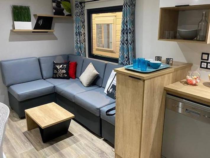 Camping Le Mas des Sédariès - Mobilheim 4 personen - Mobilheim Premium, 2 Schlafzimmer, 2 Badezimmer, 4 Personen im Westerndorf in Villefort, Cevennen