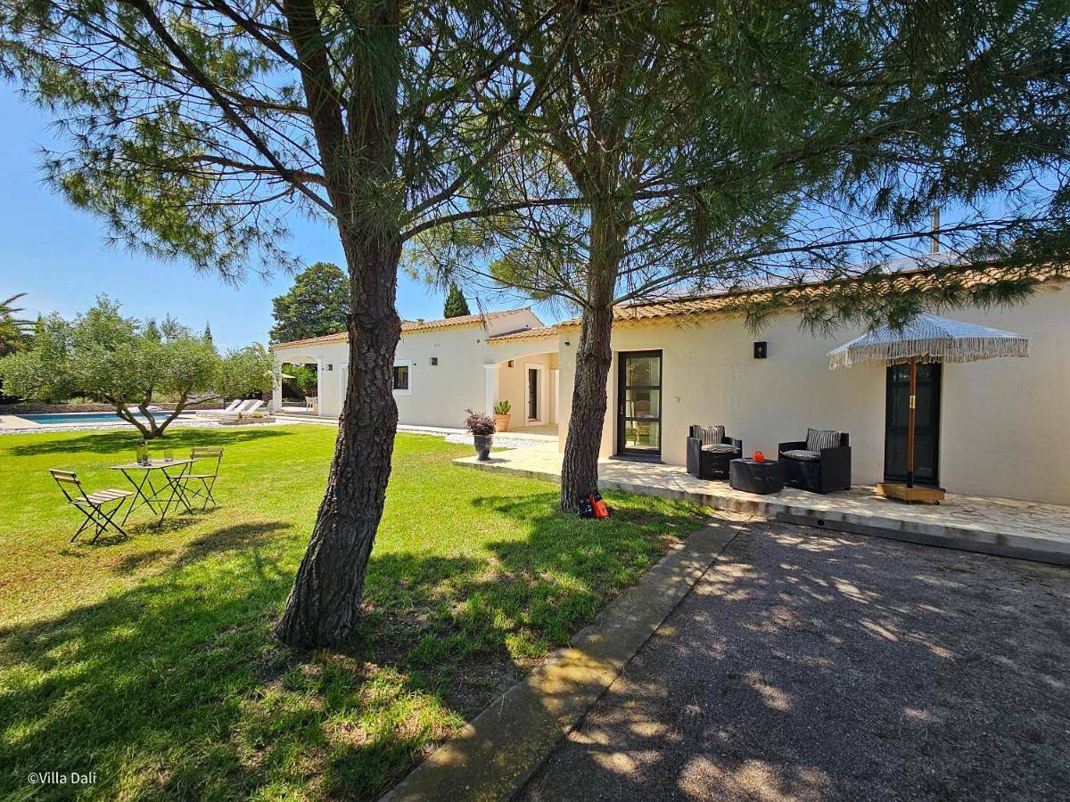 King Room with Pool View in Lézignan-Corbières, Côte méditerranéenne (France)