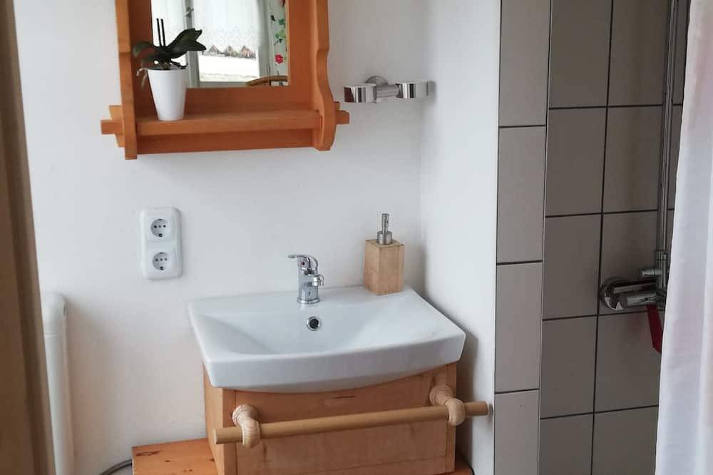 Klatschmohnzimmer mit Doppelbett - Ferienhof Müller Vorderburg in Rettenberg, Bayerisch Schwaben