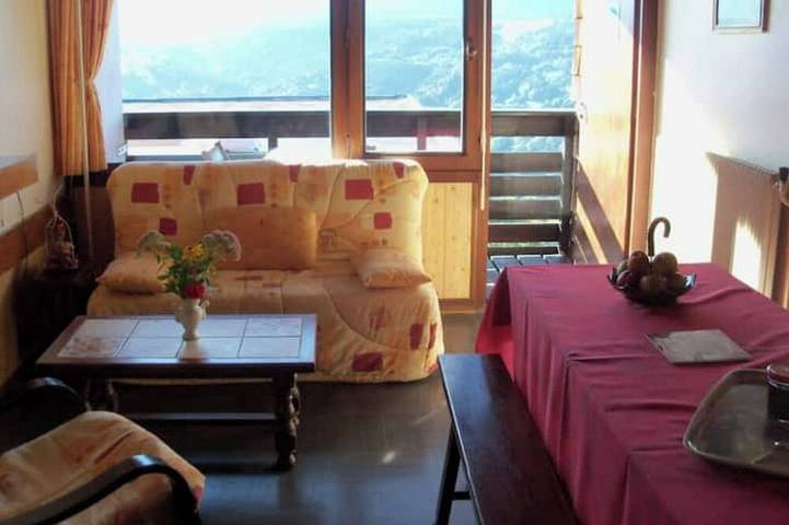 Apartamento entero, Superb view of the Dordogne valley in Murat-le-Quaire, Parque Natural Regional Volcans d'Auvergne