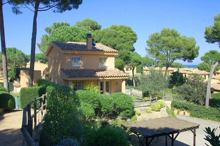 Finca für 7 Personen, mit Garten und Terrasse sowie Pool in Pals