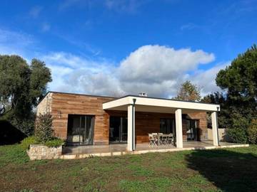 Cottage pour 4 personnes, avec terrasse à Aléria