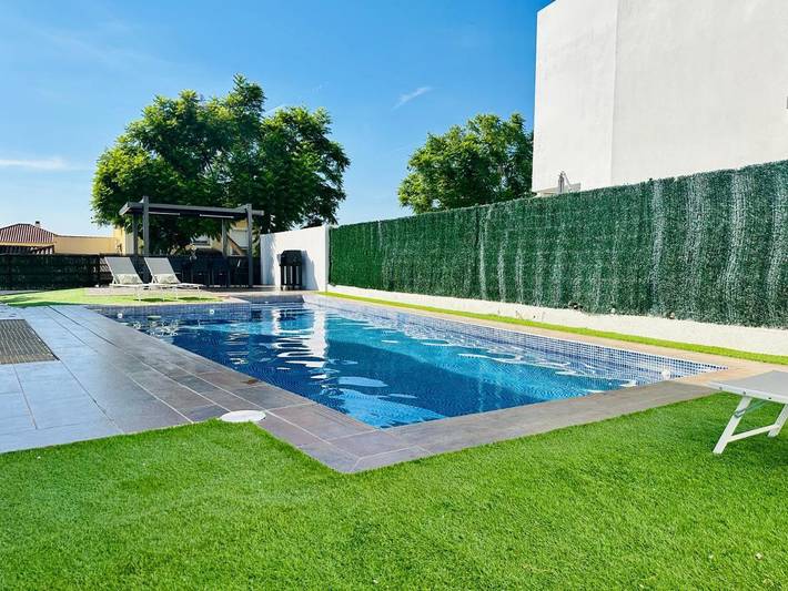 Chalet para 14 personas, con piscina además de jacuzzi y jardín en Provincia de Sevilla - 2